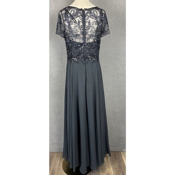 Xscape Women's Beaded Formal Evening Gown Dress Gray Size 8 New With Defect's. - Picture 5 of 8